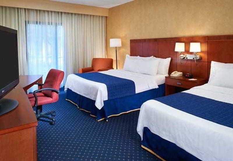 Courtyard By Marriott Chicago Naperville Habitación foto
